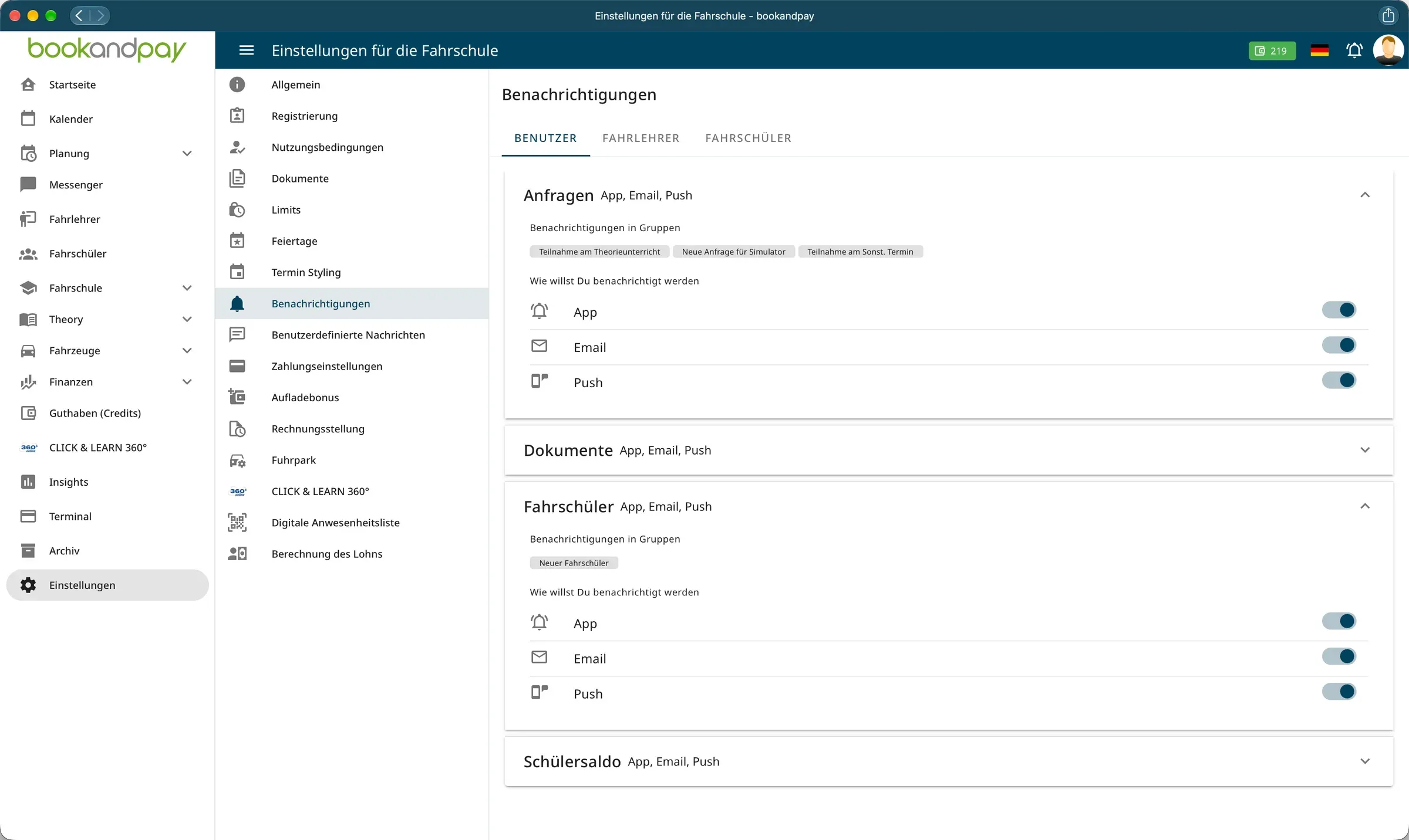 Benachrichtigungseinstellungen im Reiter Benutzer mit den Gruppen Anfragen, Dokumente, Fahrschüler und Schülersaldo sowie Schaltern für App, E-Mail und Push