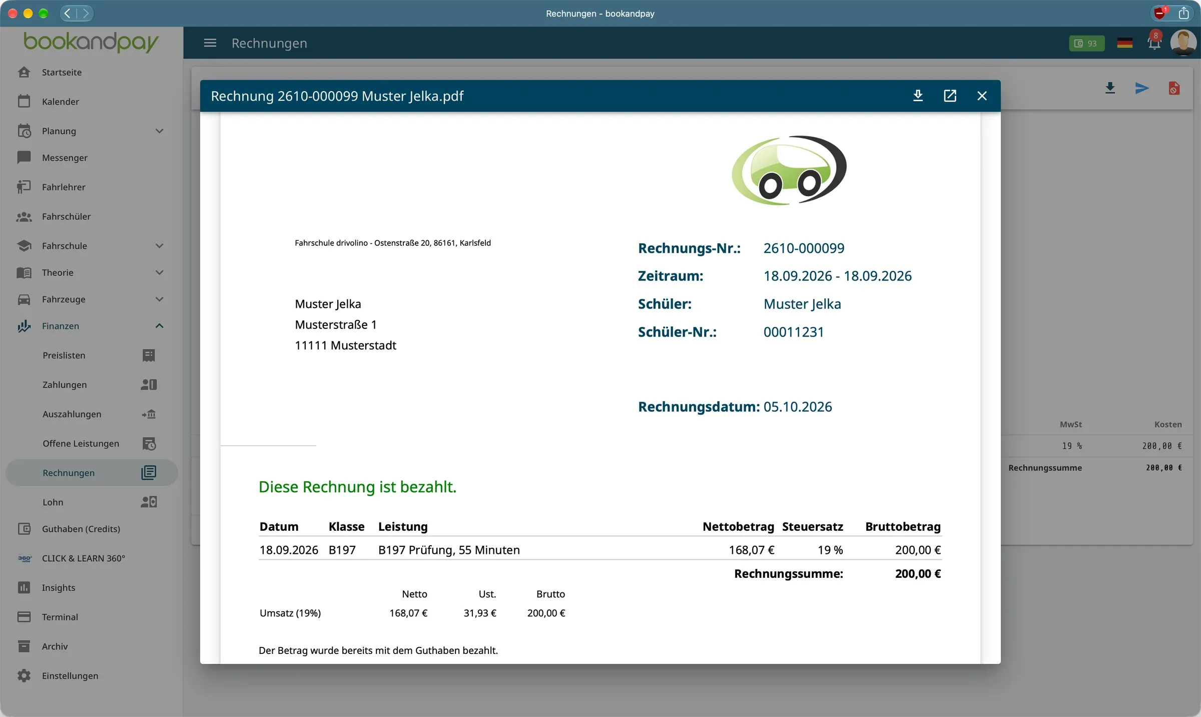 PDF-Vorschau einer Rechnung mit Logo, Absender, Empfänger, Rechnungsnummer, Zeitraum, Rechnungsdatum, dem Vermerk Diese Rechnung ist bezahlt und der Leistungstabelle mit Steueraufteilung