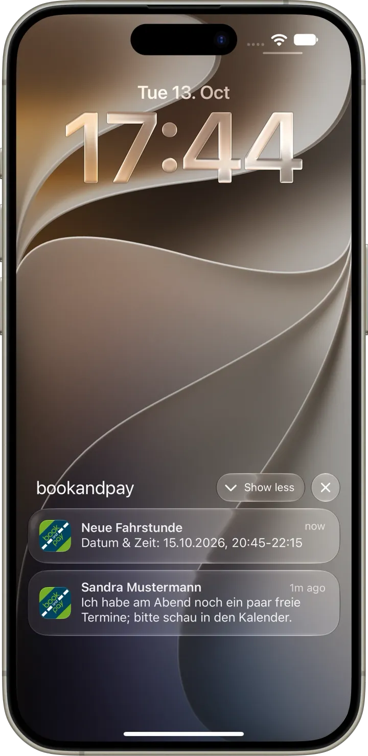 Sperrbildschirm eines iPhones mit zwei Push-Benachrichtigungen von bookandpay: Neue Fahrstunde mit Datum und Zeit und eine Nachricht eines Fahrlehrers